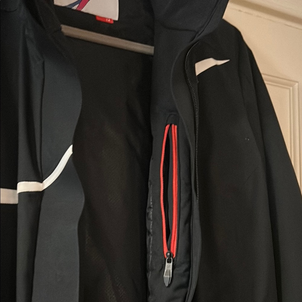 Spyder Black and White Ski Jacket - Picture 8 of 10